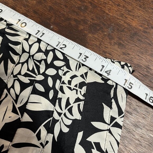 White House Black Market Silk Floral A-Line Skirt‎ Size 2 Pleated Embroidered - Picture 11 of 12